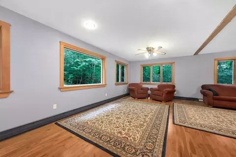 24 Walker St, Gloucester, MA 01930 photo 8
