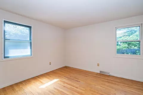 30 Penncastle St, Springfield, MA 01129 photo 14