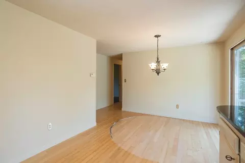 30 Penncastle St, Springfield, MA 01129 photo 8