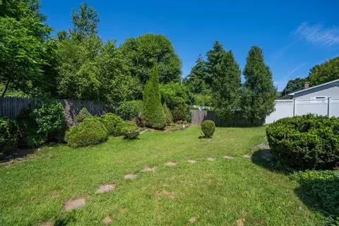 30 Penncastle St, Springfield, MA 01129 photo 19