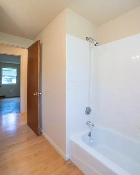 30 Penncastle St, Springfield, MA 01129 photo 17