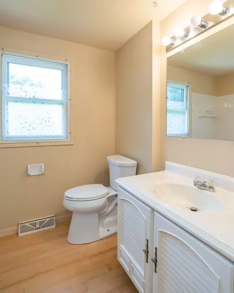 30 Penncastle St, Springfield, MA 01129 photo 16