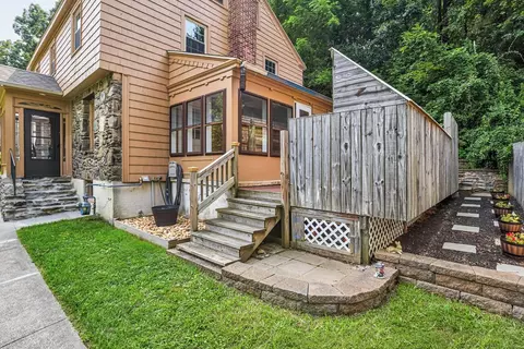 30 Saint Elmo Rd, Worcester, MA 01602 photo 2