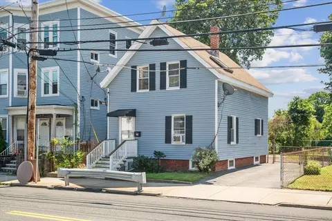 74 Walnut St, Lynn, MA 01905 photo 2