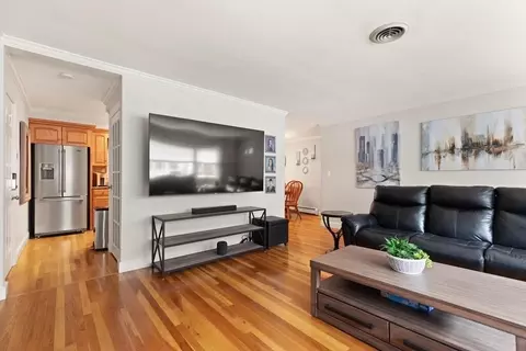 27 Harvard St, Reading, MA 01867 photo 7