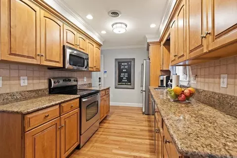 27 Harvard St, Reading, MA 01867 photo 12