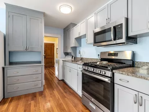 644 Hyde Park Ave #3R, Boston, MA 02131