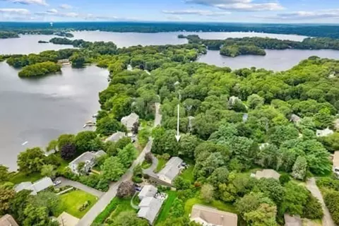 82 Lakeside Dr E, Barnstable, MA 02632 photo 3