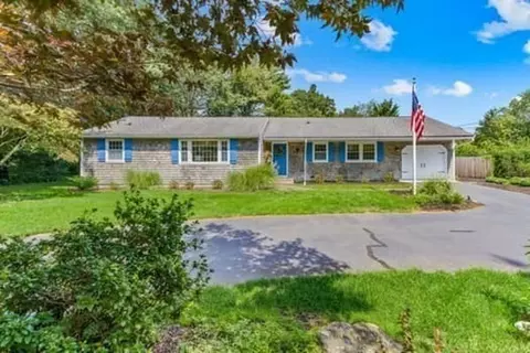 82 Lakeside Dr E, Barnstable, MA 02632 photo 6
