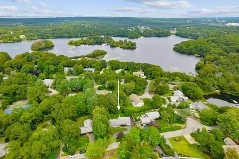 82 Lakeside Dr E, Barnstable, MA 02632 photo 5