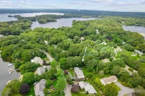 82 Lakeside Dr E, Barnstable, MA 02632 photo 4