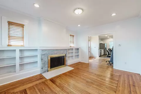 94 Newhall St, Springfield, MA 01109 photo 3