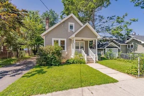 94 Newhall St, Springfield, MA 01109