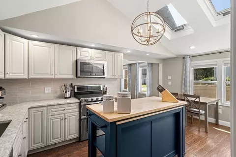 7 Washington St, Reading, MA 01867 photo 3