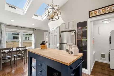 7 Washington St, Reading, MA 01867 photo 2