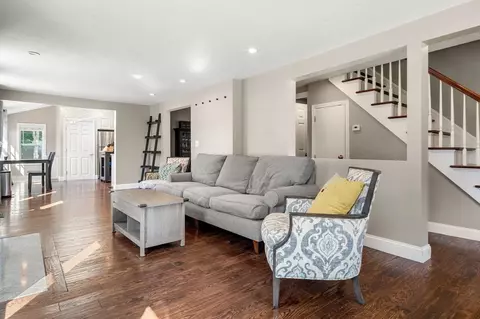 7 Washington St, Reading, MA 01867 photo 9