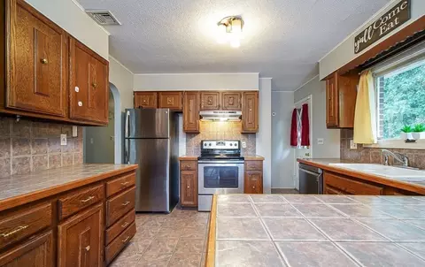 12 Skyridge Ln, Springfield, MA 01128 photo 9