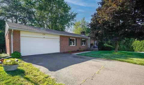 12 Skyridge Ln, Springfield, MA 01128 photo 3