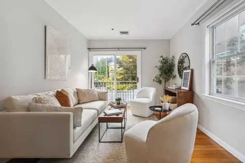 2277 Massachusetts Ave #2, Cambridge, MA 02140