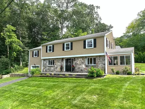 20 Hodder Ln, Framingham, MA 01702