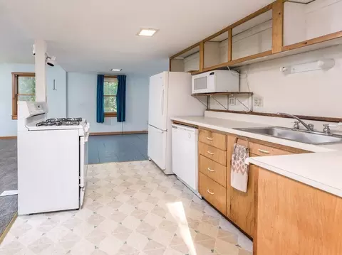 2 Teconnett Path, Worcester, MA 01605 photo 11
