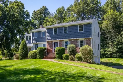 44 Ellis St, Medway, MA 02053