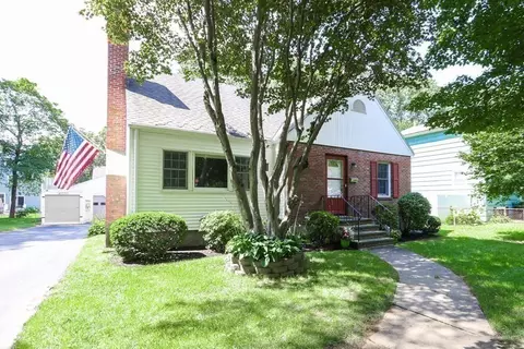 7 Windsor Ave, Natick, MA 01760