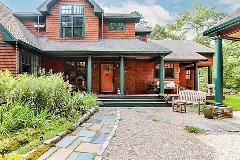 2 Bayden Path, Plymouth, MA 02360