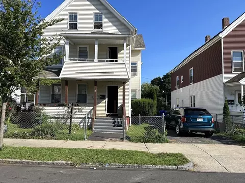 17 Lexington St, Springfield, MA 01107