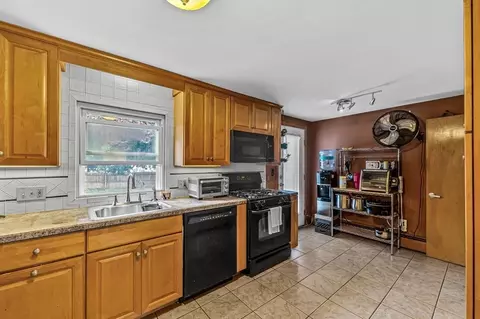 49 Mallowhill Rd, Springfield, MA 01129 photo 12
