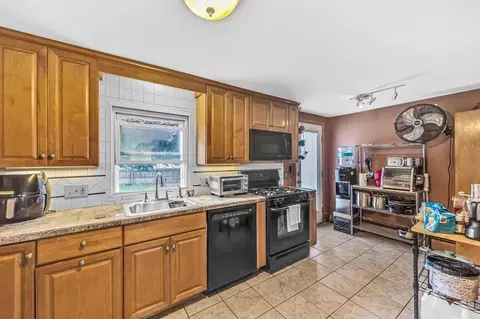 49 Mallowhill Rd, Springfield, MA 01129 photo 11