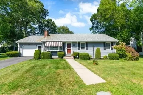 64 Cedarville Rd, Somerset, MA 02726