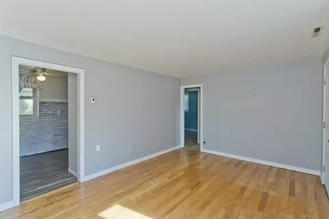 23 Greenleaf St, Chicopee, MA 01013 photo 3
