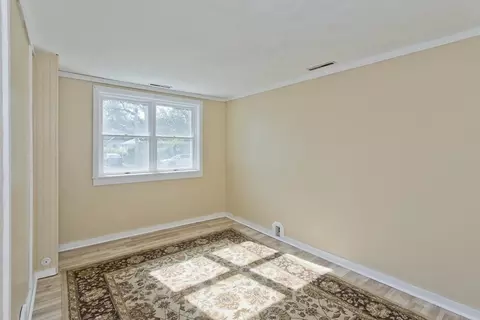 23 Greenleaf St, Chicopee, MA 01013 photo 10