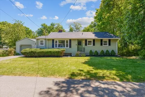 24 Woodlawn Ave, Holbrook, MA 02343