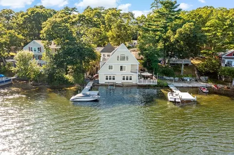21 Priscilla Ave, Wareham, MA 02538