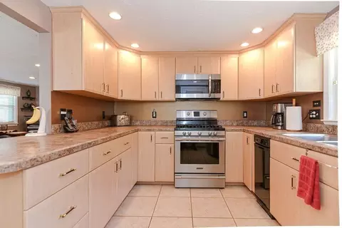 72 Quincy Ave, Dedham, MA 02026 photo 13