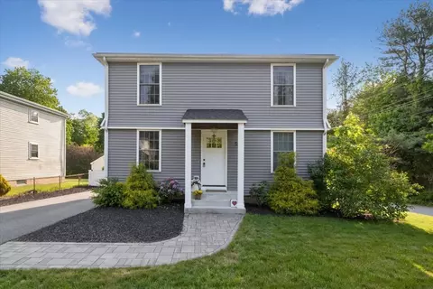 53 King St, Hanover, MA 02339