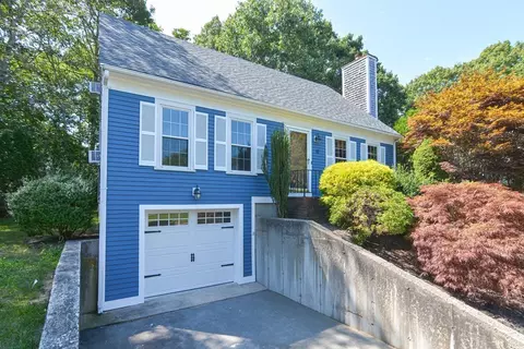 57 Rosewood Ter, Dartmouth, MA 02747