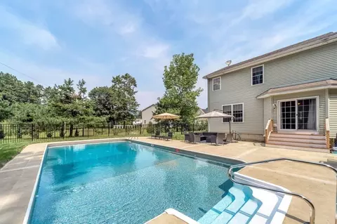 22 Willow Cir, Easthampton, MA 01027 photo 25