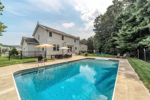 22 Willow Cir, Easthampton, MA 01027 photo 26