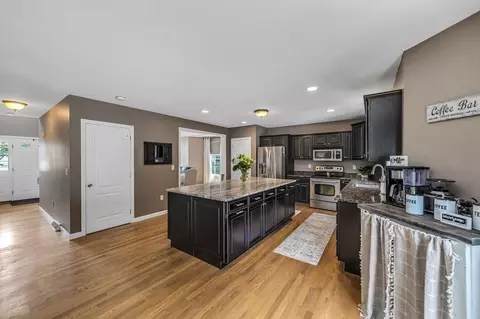 22 Willow Cir, Easthampton, MA 01027 photo 10