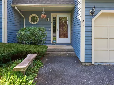 6 Village Grn #6, Sturbridge, MA 01566