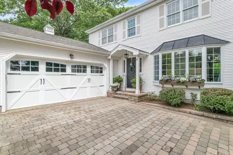 25 Big Wood Dr, Westfield, MA 01085
