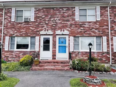 28 Andrew Rd #28, East Bridgewater, MA 02333