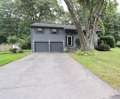 20 Blackberry Ln, Framingham, MA 01701