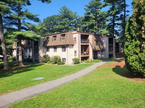 5 Greenbriar #202, North Reading, MA 01864