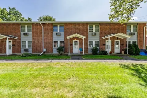 67 Manor Ct #67, Springfield, MA 01118