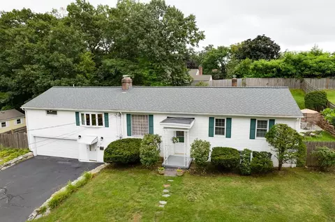 33 Beech St, Chelmsford, MA 01863