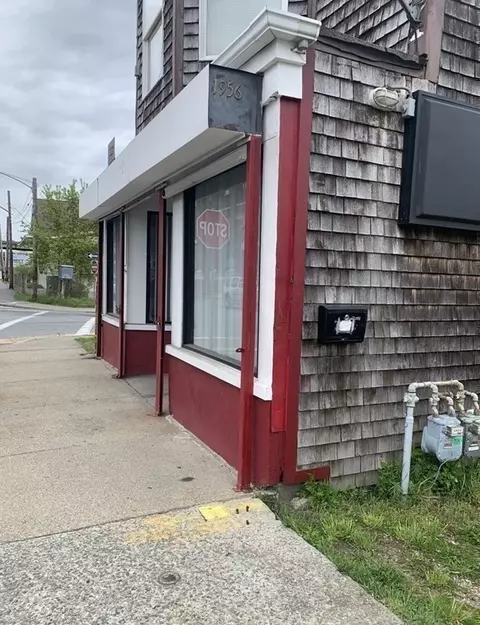 1956 Purchase St, New Bedford, MA 02740